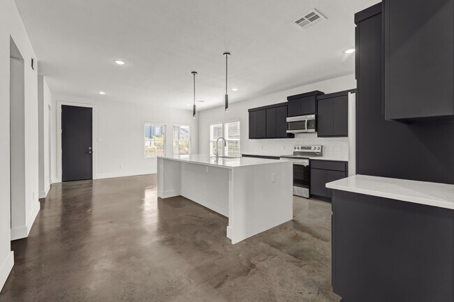 Building Photo - 3006 Alpha Wolf Ct