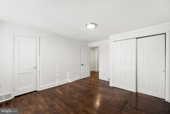 Building Photo - 1451 West End Dr