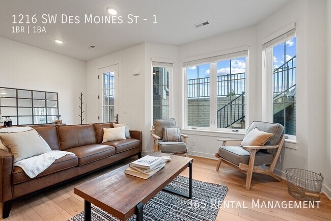 Building Photo - 1216 SW Des Moines St