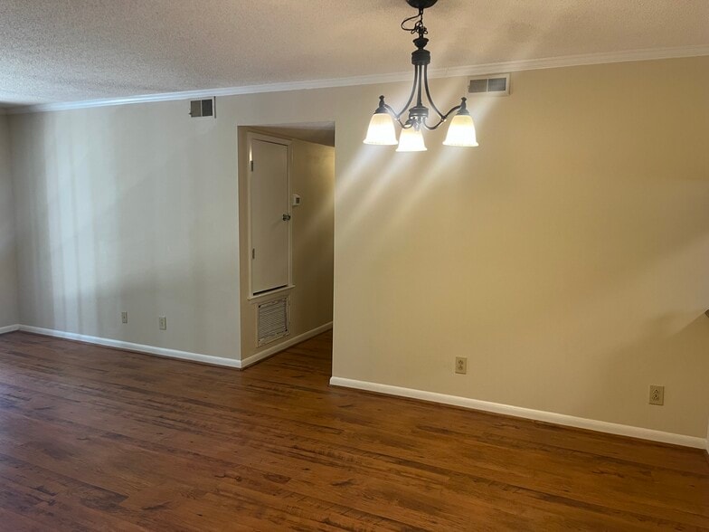 Building Photo - 3100 Heathstead Pl