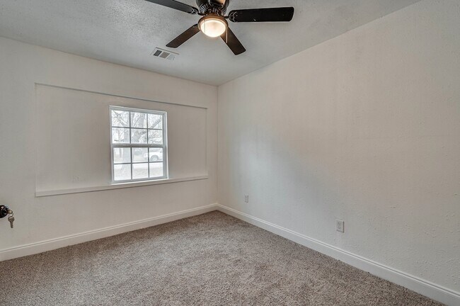 Building Photo - 2110 Aggie Dr