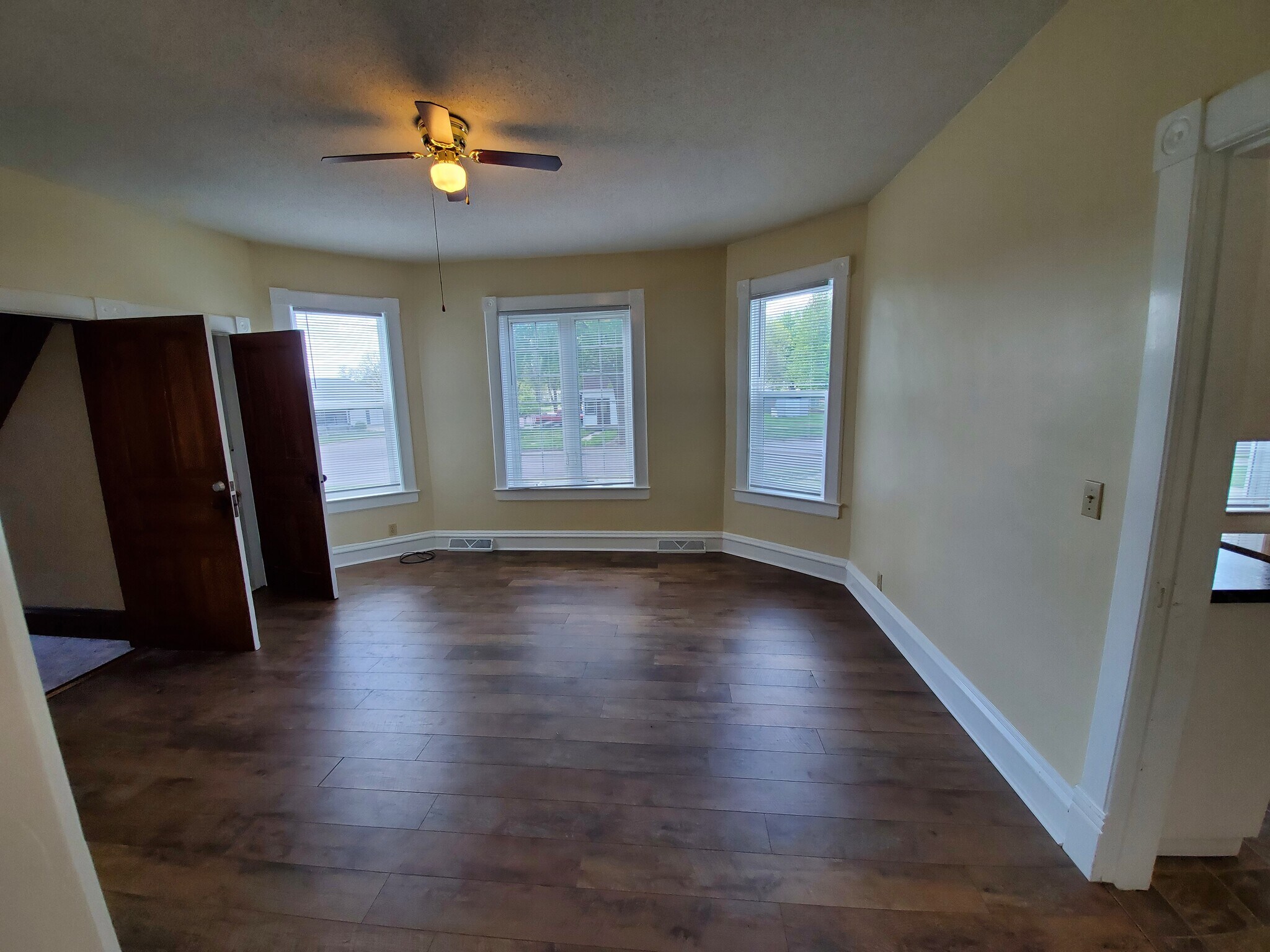Building Photo - 108 3rd St W