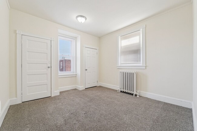 Building Photo - 4843 N Lawrence St