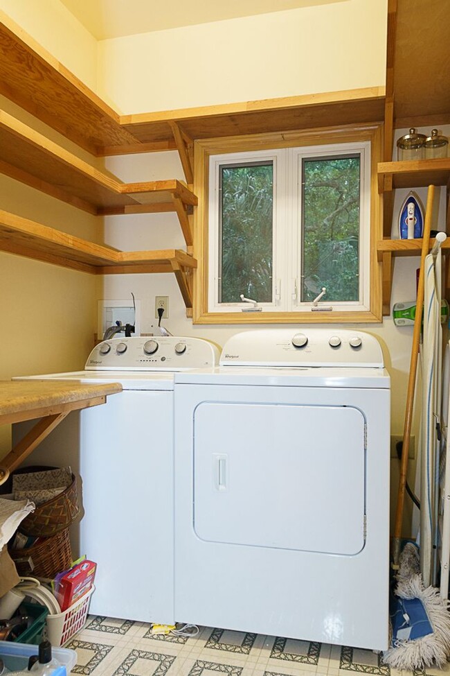 Building Photo - Amazing sunsets at this waterfront home