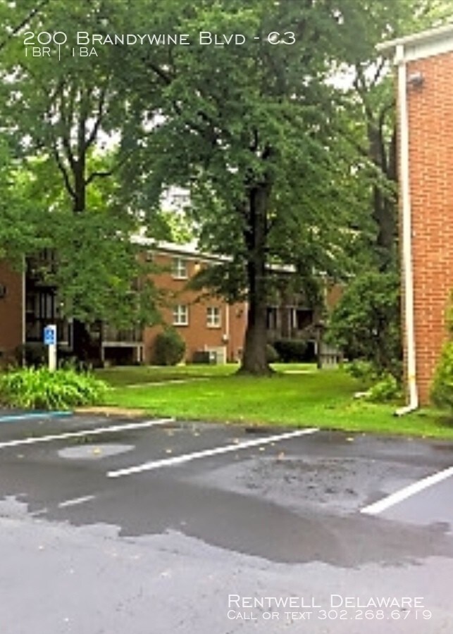 Building Photo - Garden Club Apartments (800.00)