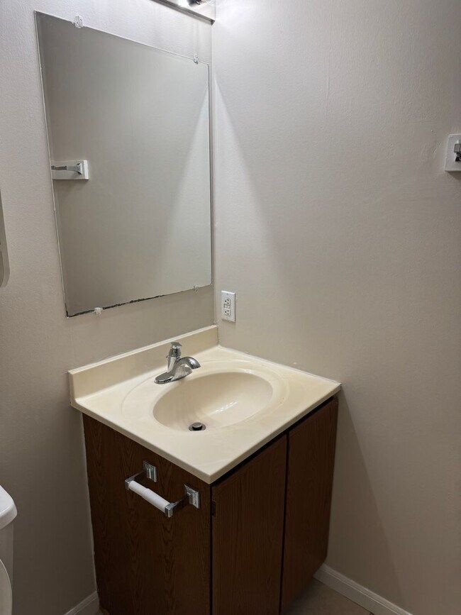 Building Photo - 2112-2114 Arlene Dr