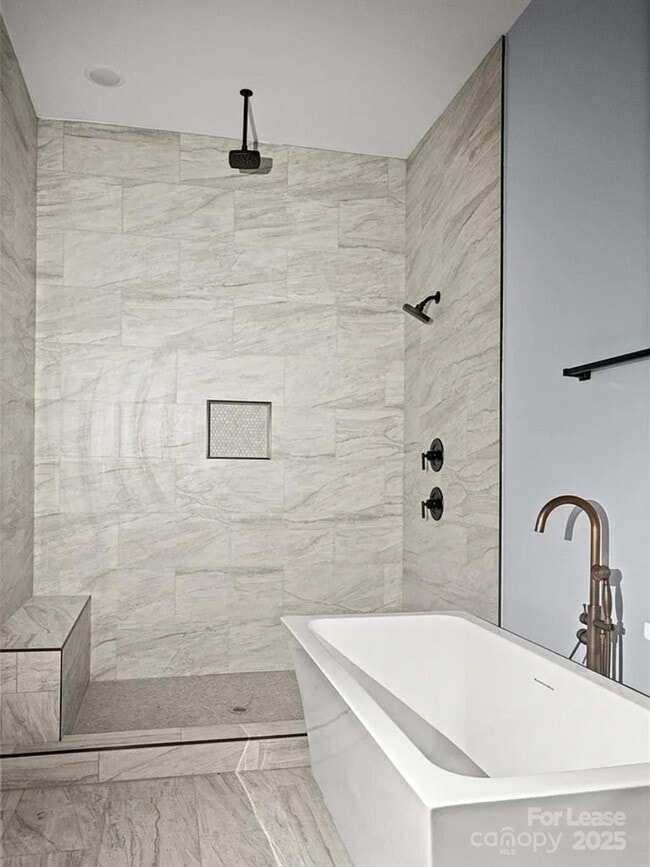 Building Photo - 204 W Wade St