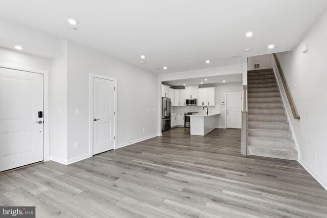 Building Photo - 43728 Transit Sq