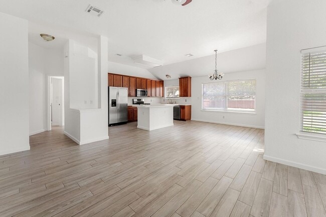 Building Photo - 5900 Taylorcrest Dr