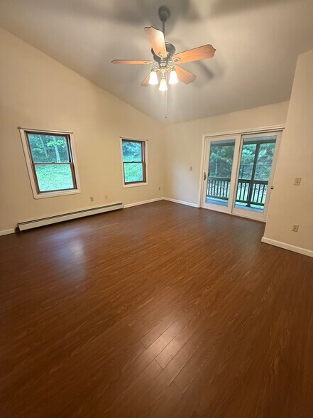 Master bedroom - 36 N Main St