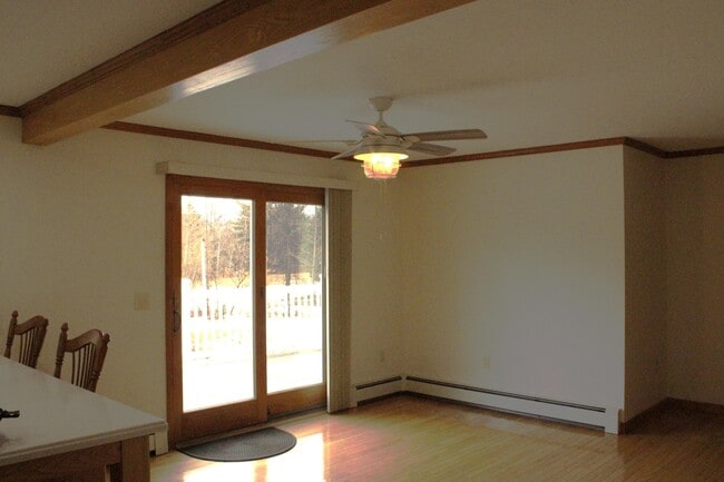 Building Photo - 1878 Riverside Dr