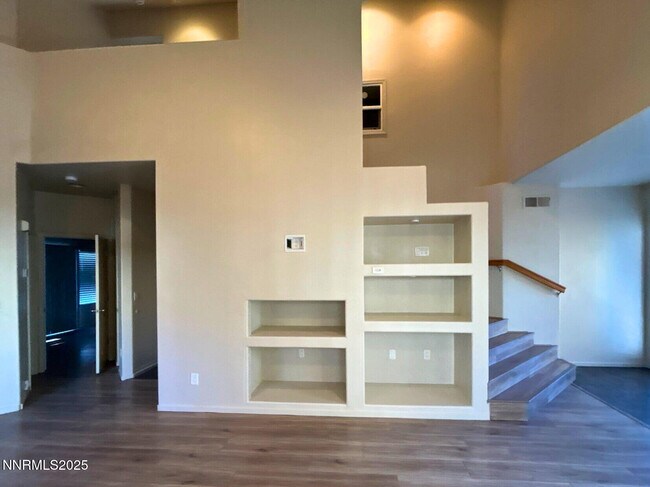 Building Photo - 5353 Desert Peach Dr