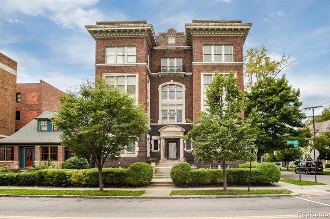 Building Photo - 1121 Van Dyke St