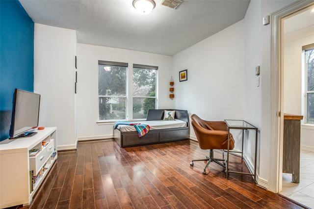 Building Photo - 4240 Holland Ave