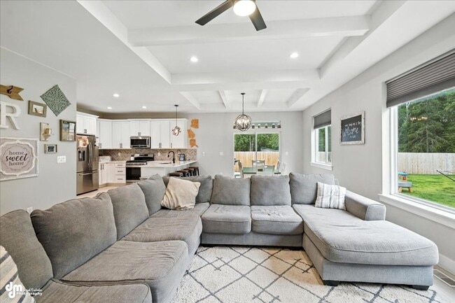 Building Photo - 4 BEDROOM | 2 BATHROOMS | 3 CAR GARAGE | M...