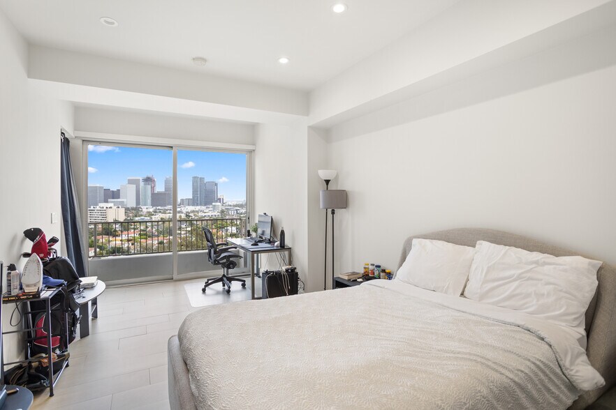 Building Photo - 10501 Wilshire Blvd