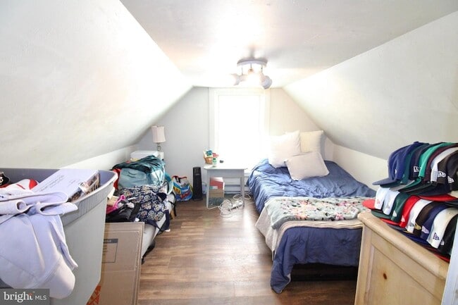 Building Photo - 459 High St