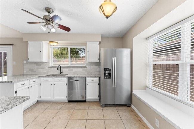 Building Photo - 418 Ironbark Dr