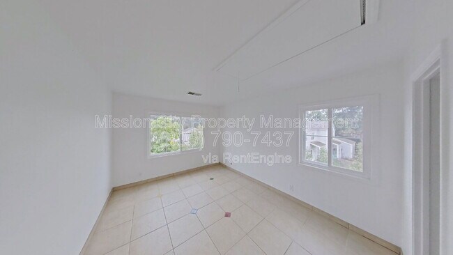 Building Photo - 432 Via Rosa