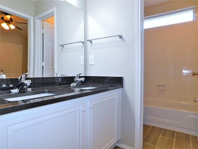 Building Photo - 1808 Ingleside Dr