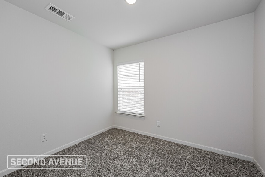 Building Photo - 327 Condie Russell Ave