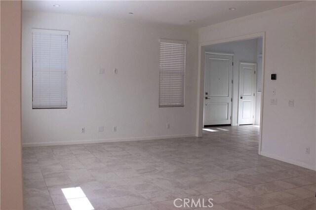 Building Photo - 177 Frontier