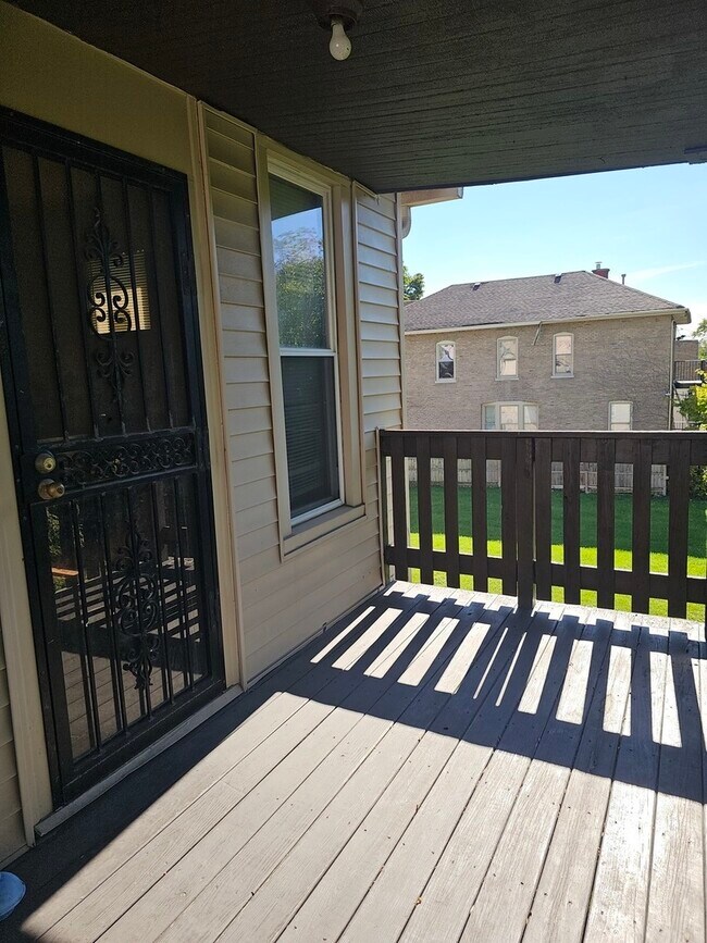 Building Photo - 11118 S Edbrooke Ave