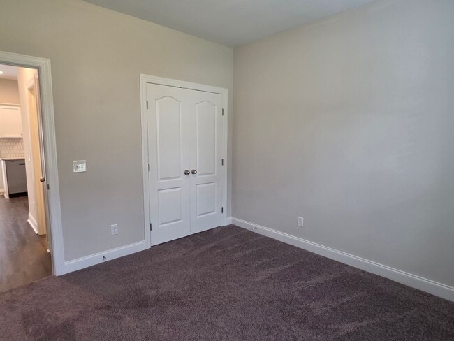 Building Photo - 57 Oakmont Dr