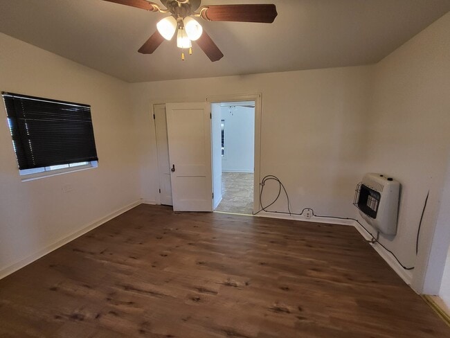 Building Photo - 1008 Runnels St