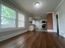 Building Photo - 7426 Dunedin St