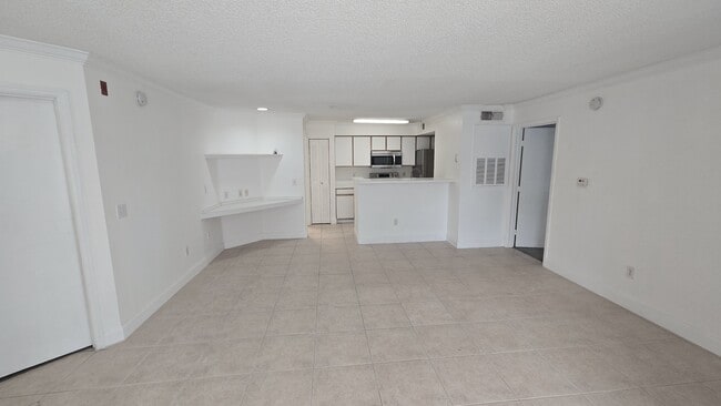 Building Photo - 2200 Key W Ct