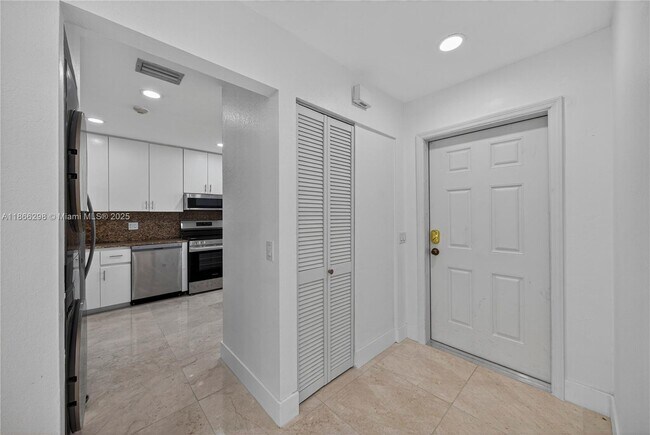 Building Photo - 1545 Springside Dr