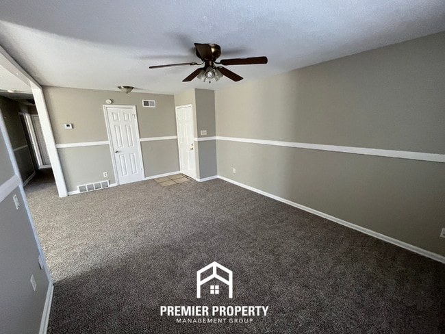 Building Photo - Spacious 3BR/1.5BA in Memphis - Open Kitchen, Dining Room & Private Backyard