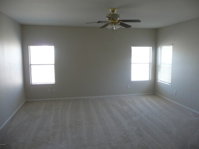 Building Photo - 1302 E Beth Dr