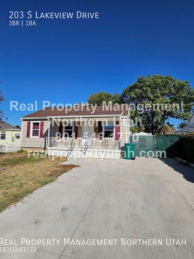 Building Photo - Darling 3 Bedroom Home in Clearfield Now A...