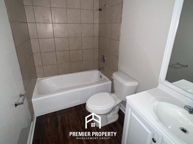 Building Photo - 4034 Windermere Rd