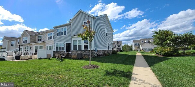 Building Photo - 23538 Christina Ridge Square