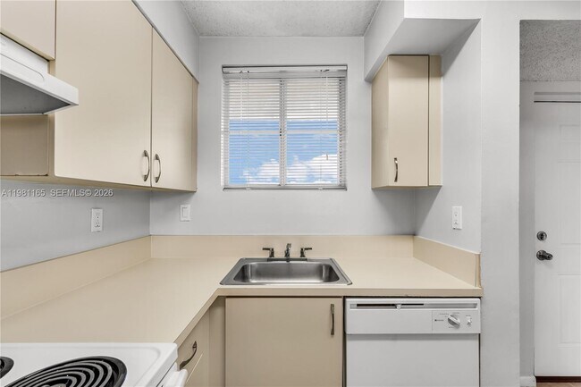 Building Photo - 14961 SW 82nd Ln