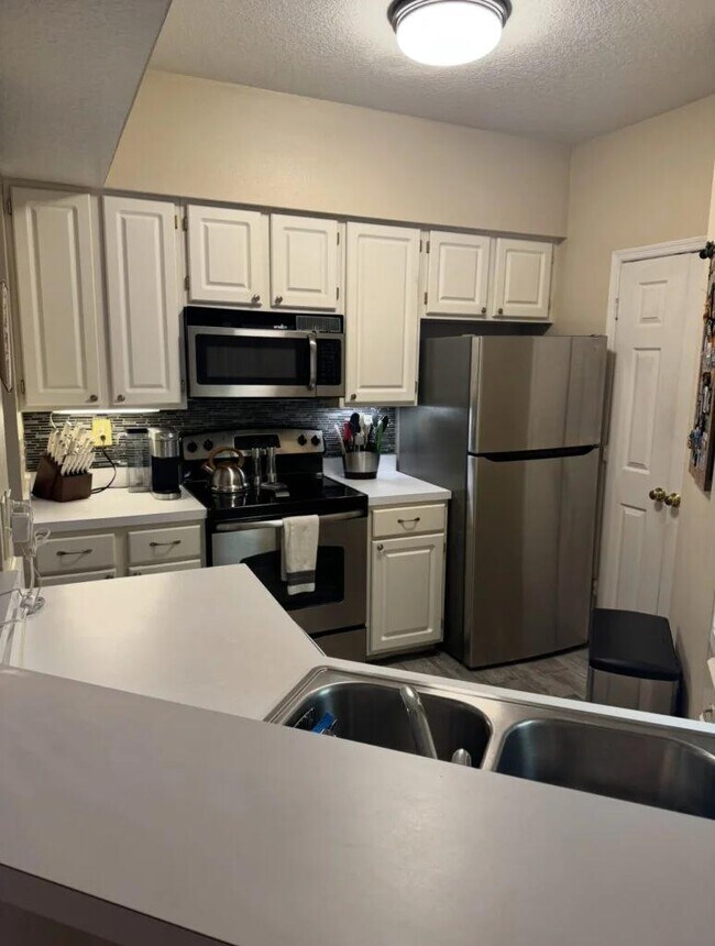 Building Photo - 5203 Bay Club Cir