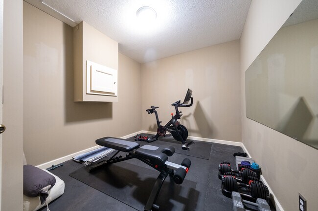 Building Photo - 7122 Harrison Hill Trail