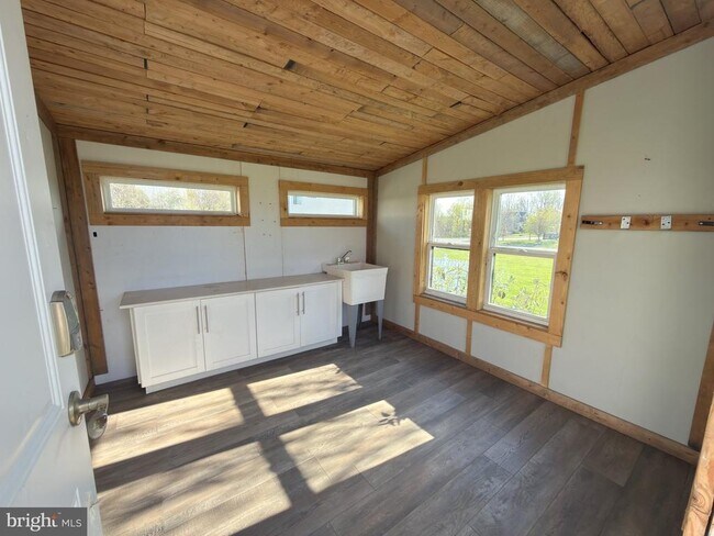 Building Photo - 8 Ramsdell Ct