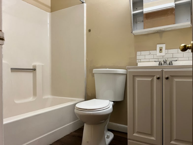 Building Photo - 232-238 Elyria St