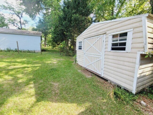 Building Photo - 526 N Adams St