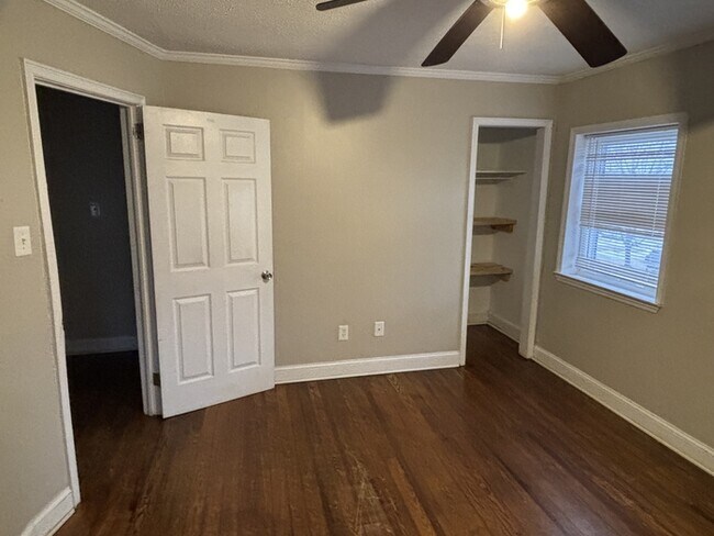 Building Photo - 1042 Bose Ave