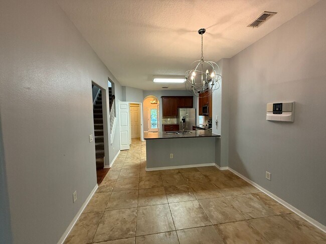 Building Photo - 5 BEDROOM HOUSE WITH PRIVATE POOL AND LAKE...