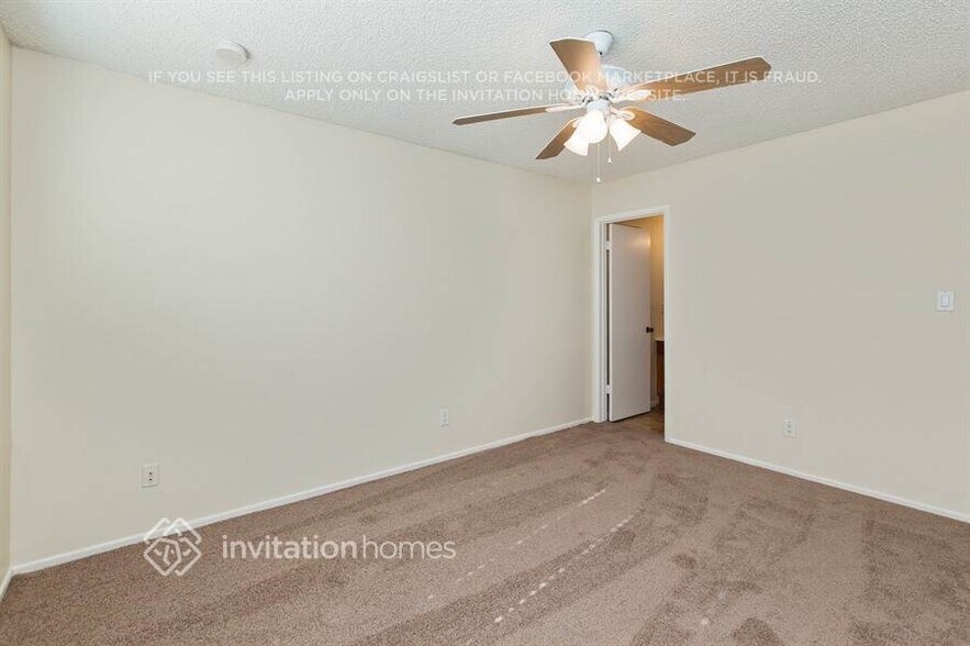 Building Photo - 215 N Kachina