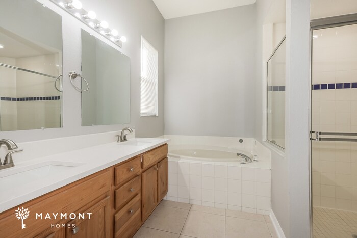 Building Photo - 1128 Vinetree Dr