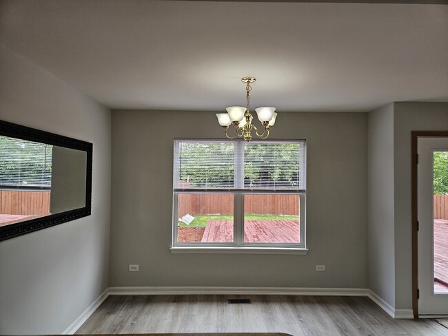 Building Photo - 2507 Sumac Dr