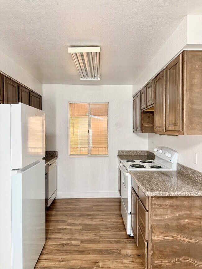 Building Photo - Las Vegas Guard-Gated Condo for Rent | Bella Vita Community | 1 Bedroom Upstairs Unit