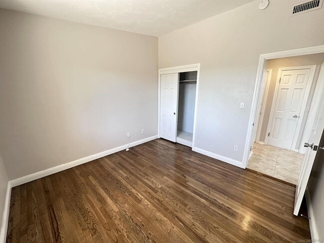 Building Photo - 3539 Mt Laurence Dr